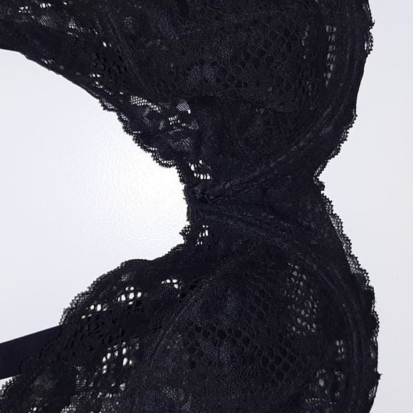 Black Bra - Picture 3 of 7